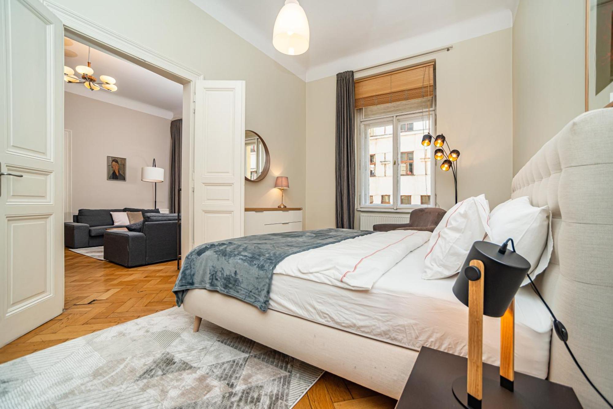 Large And Modern Apartment In The Heart Of Prag Exterior foto