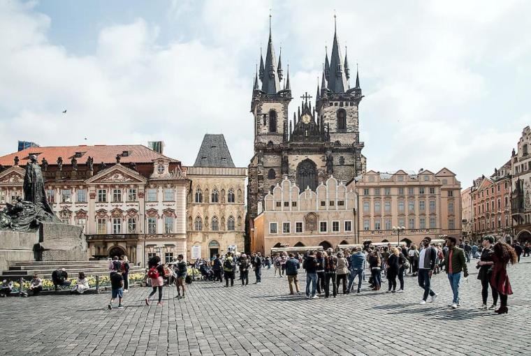 Large And Modern Apartment In The Heart Of Prag Exterior foto