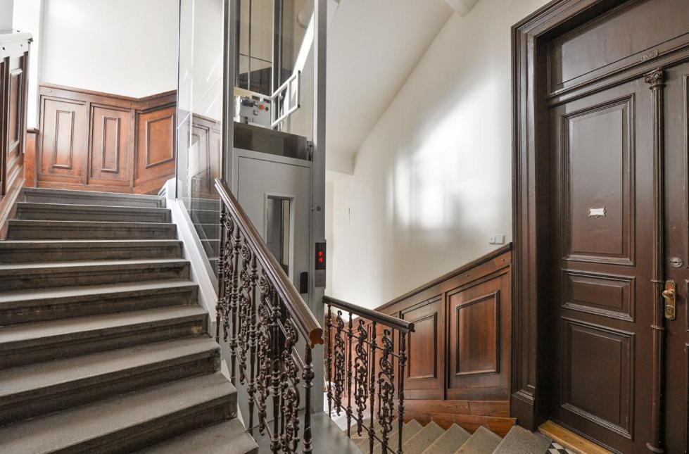 Large And Modern Apartment In The Heart Of Prag Exterior foto