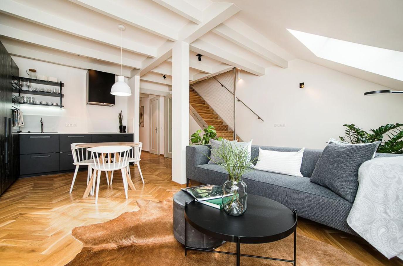 Large And Modern Apartment In The Heart Of Prag Exterior foto