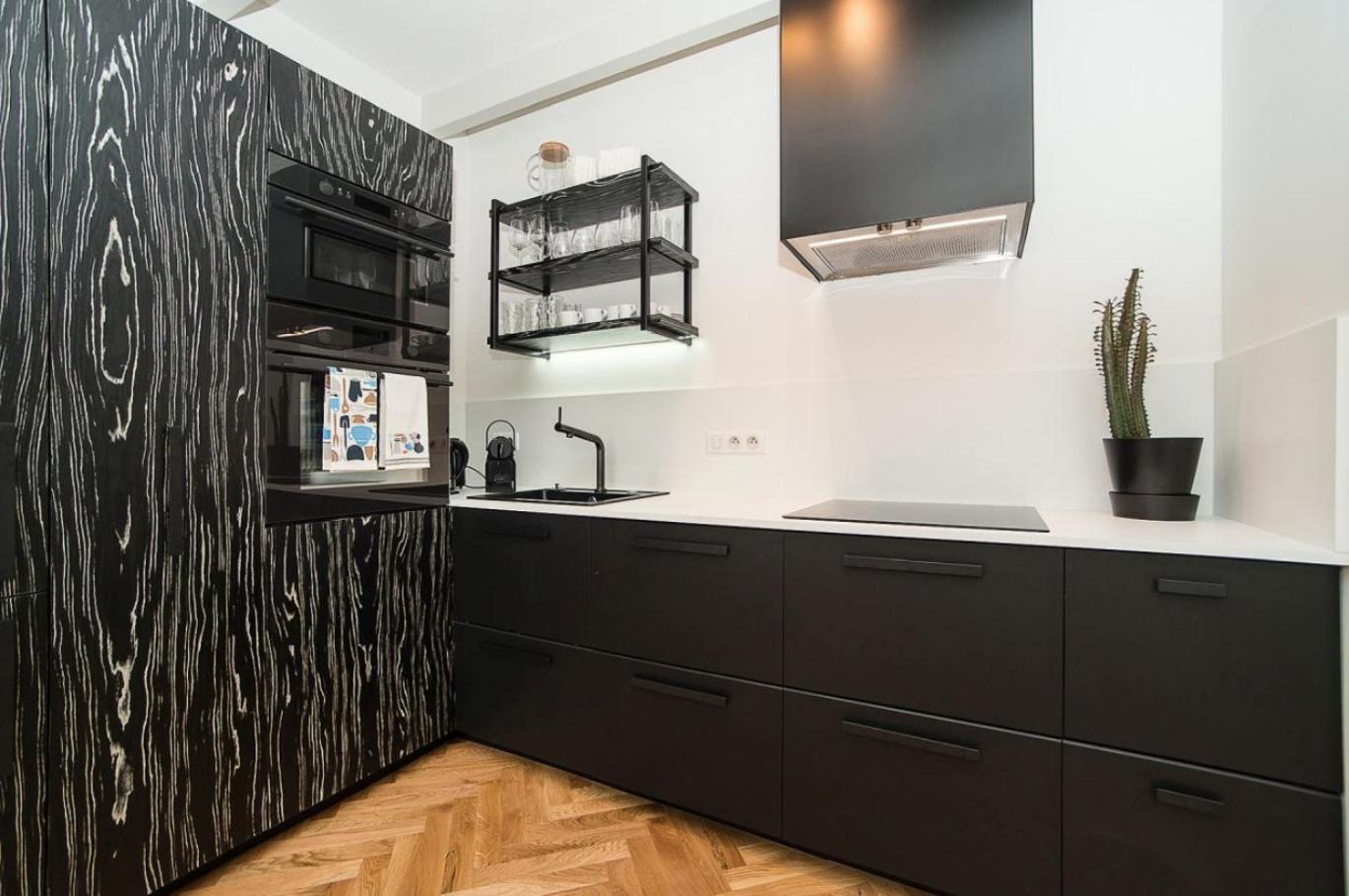 Large And Modern Apartment In The Heart Of Prag Exterior foto