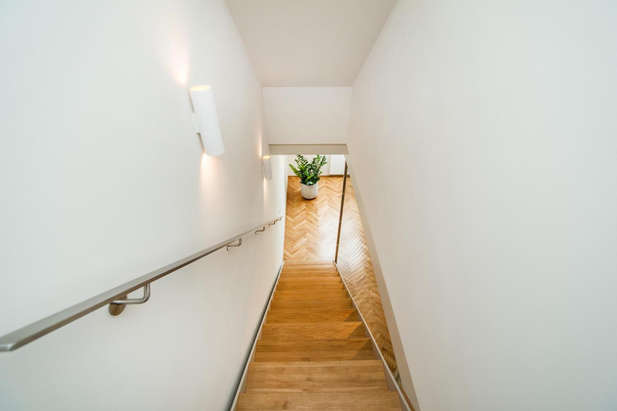 Large And Modern Apartment In The Heart Of Prag Exterior foto