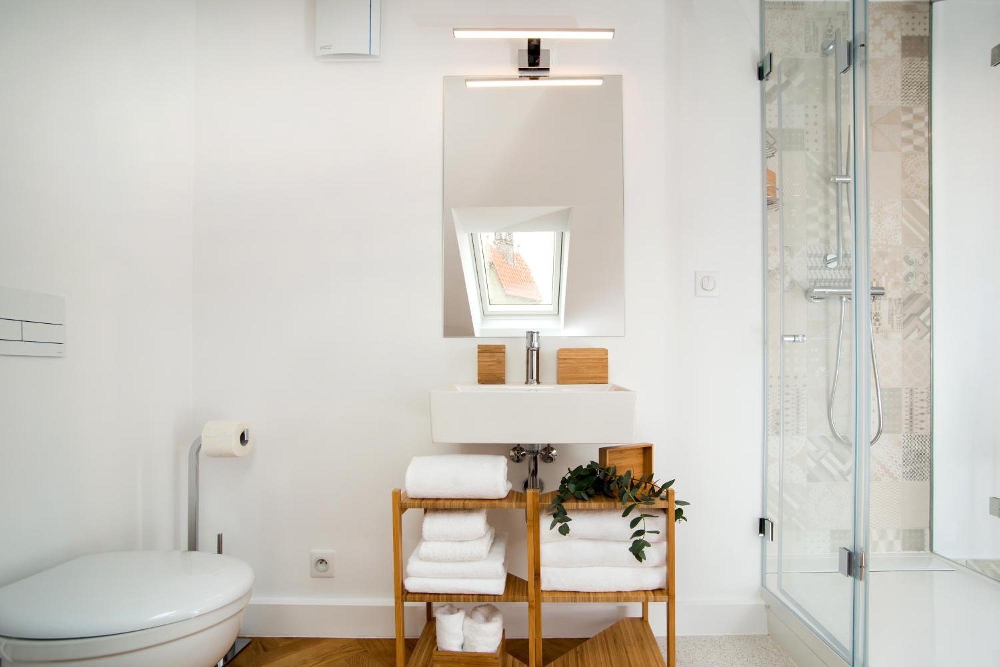 Large And Modern Apartment In The Heart Of Prag Exterior foto