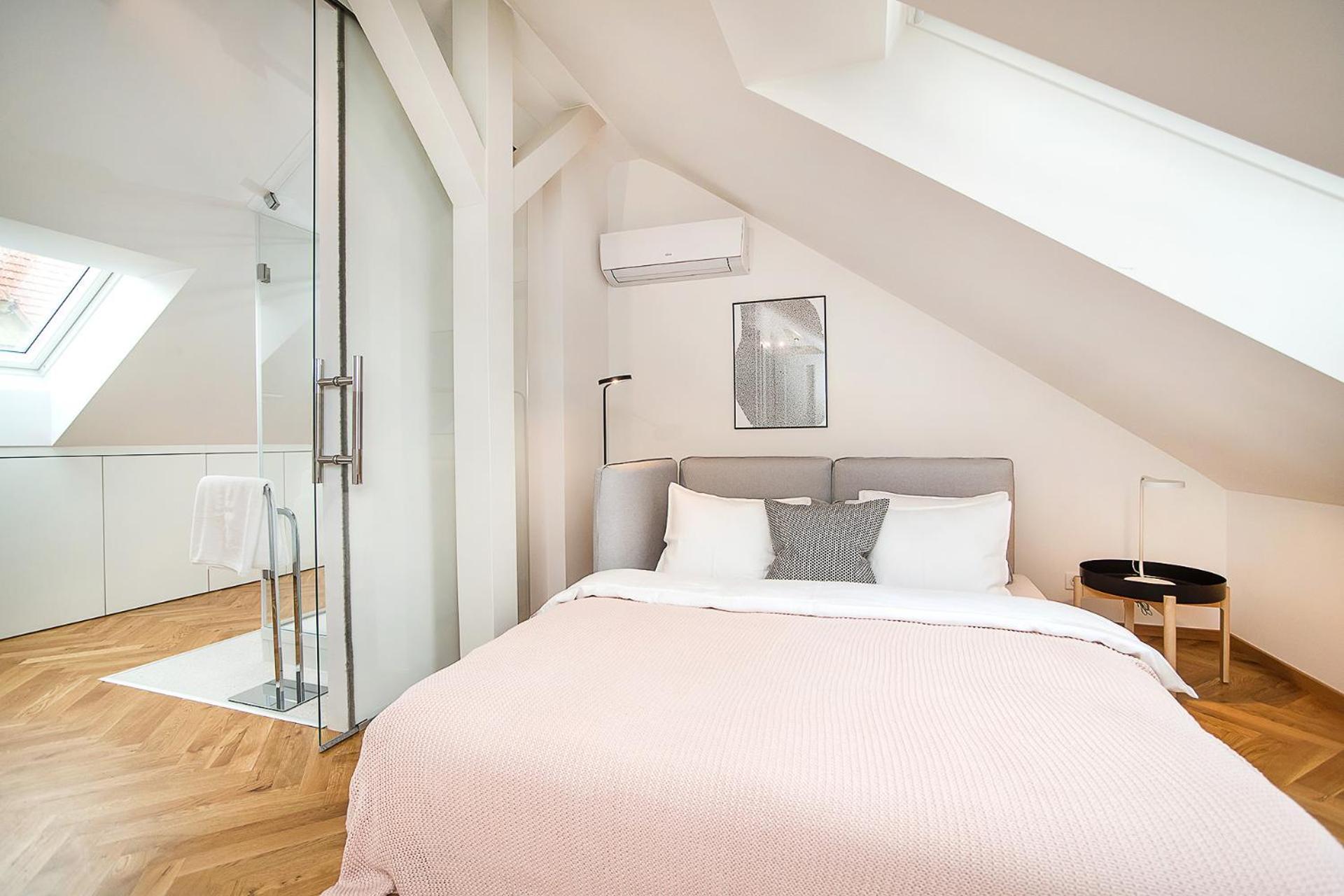 Large And Modern Apartment In The Heart Of Prag Exterior foto