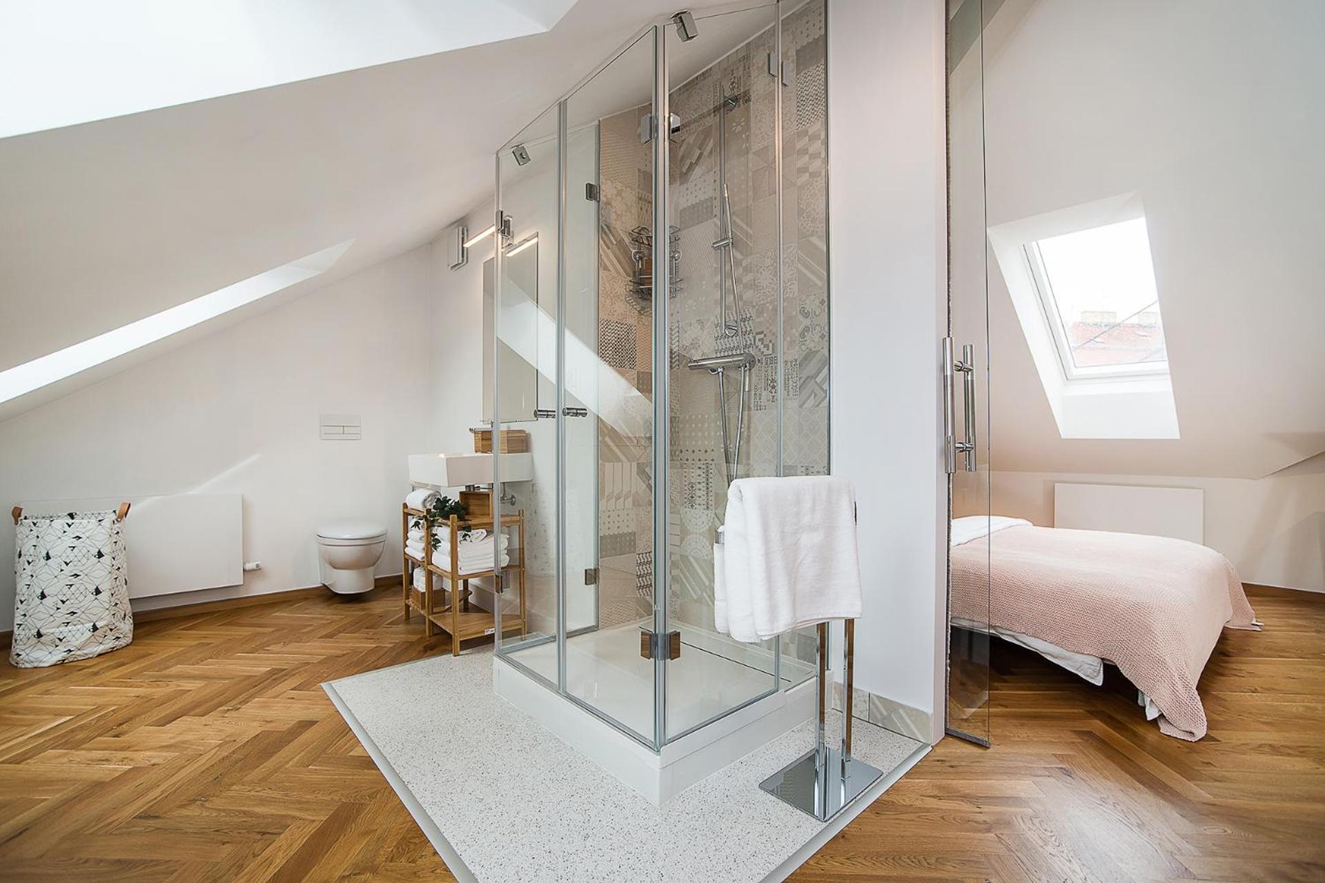 Large And Modern Apartment In The Heart Of Prag Exterior foto