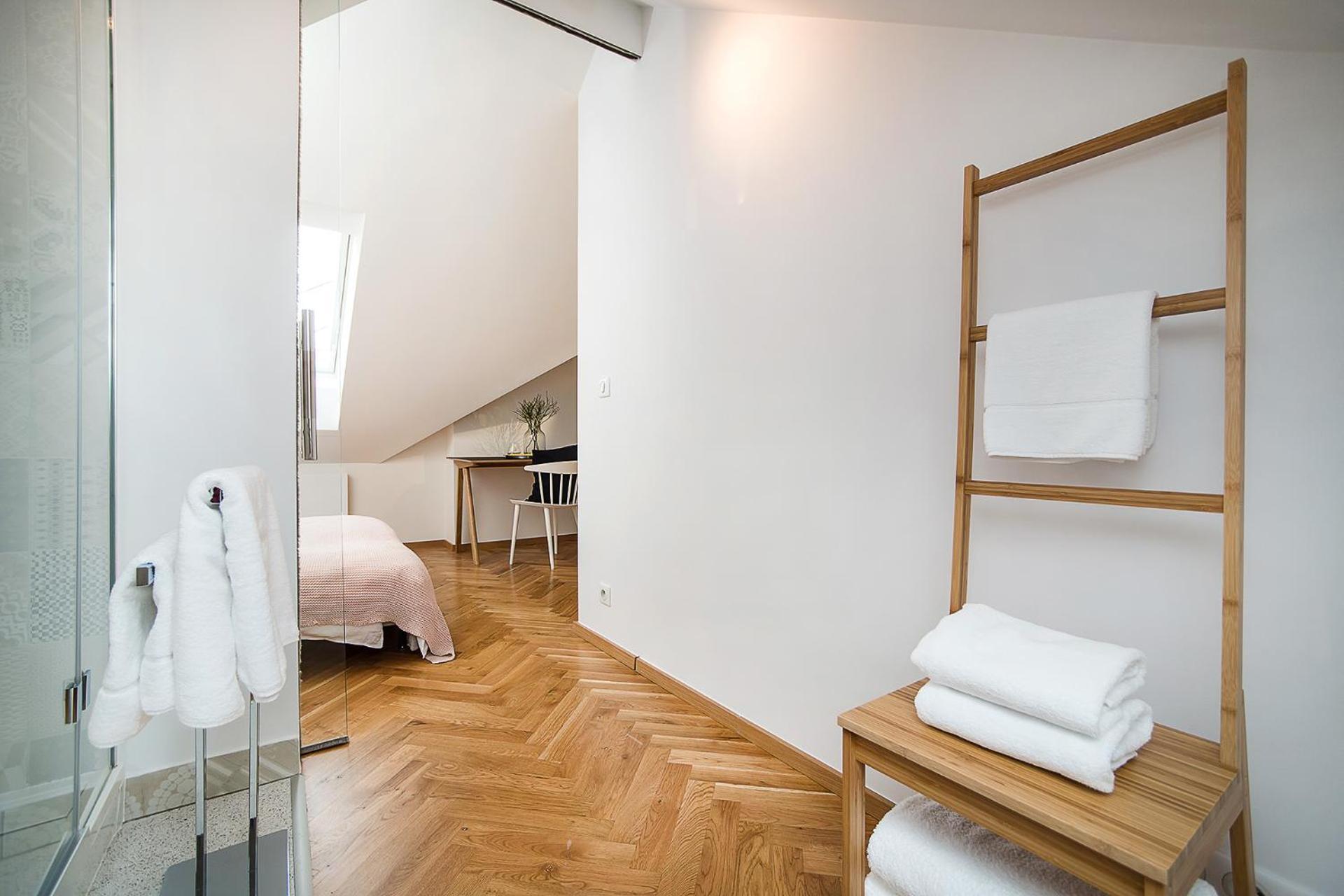 Large And Modern Apartment In The Heart Of Prag Exterior foto