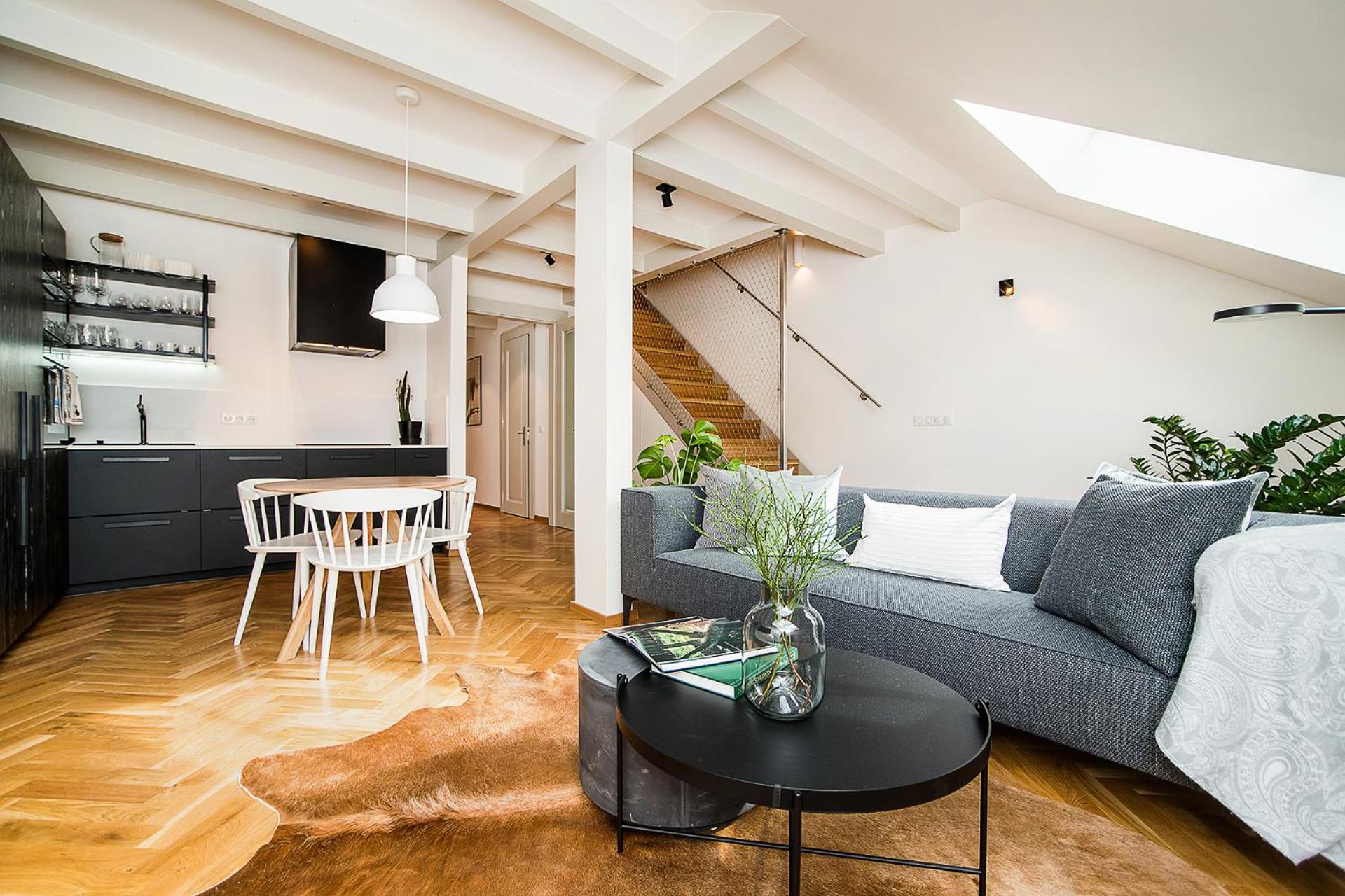 Large And Modern Apartment In The Heart Of Prag Exterior foto