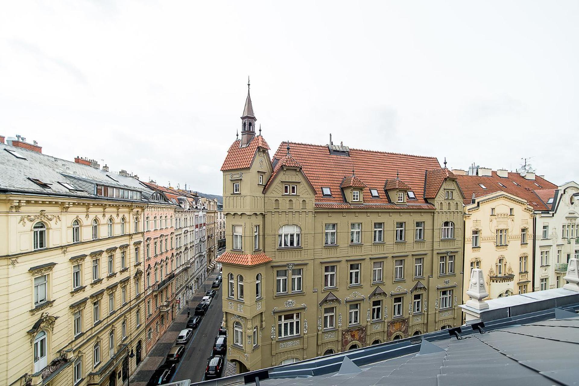 Large And Modern Apartment In The Heart Of Prag Exterior foto